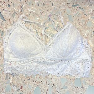 So intimates extra large a Bralett never worn new in white lace